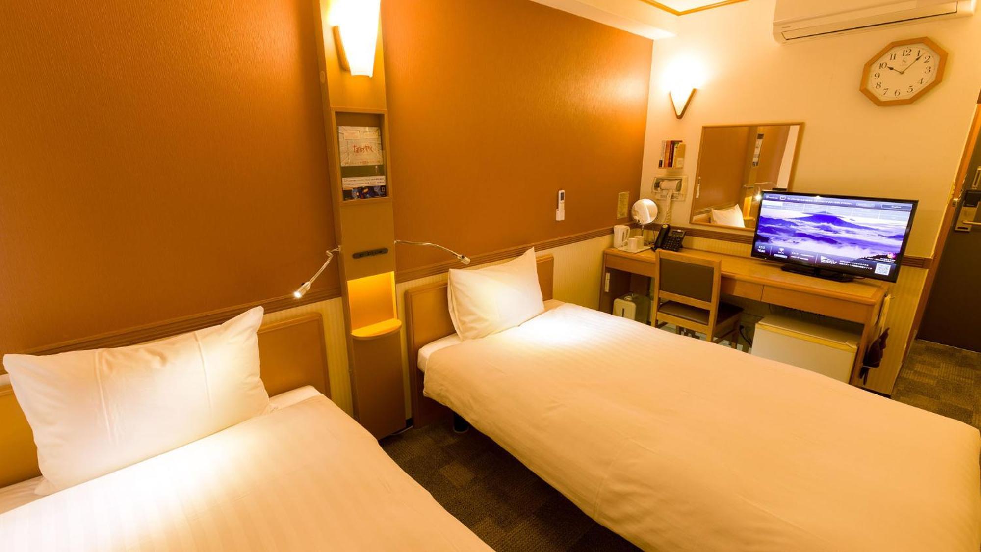 Toyoko Inn Toyohashi Eki Higashi Guchi Habitación foto