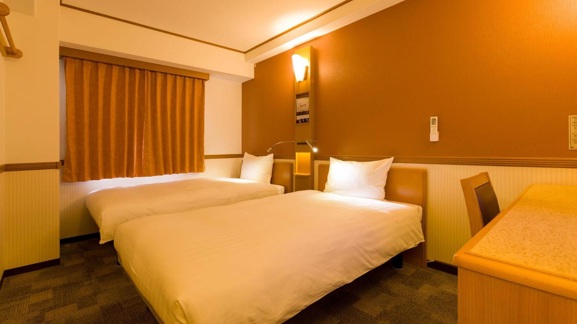 Toyoko Inn Toyohashi Eki Higashi Guchi Habitación foto