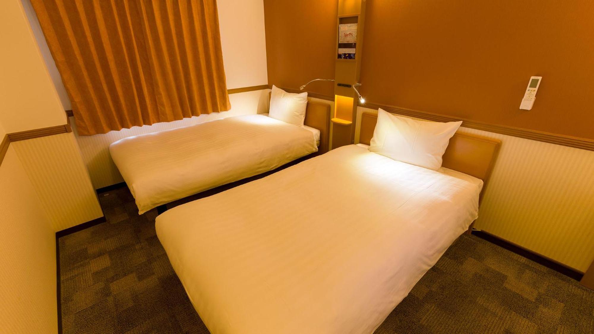 Toyoko Inn Toyohashi Eki Higashi Guchi Habitación foto