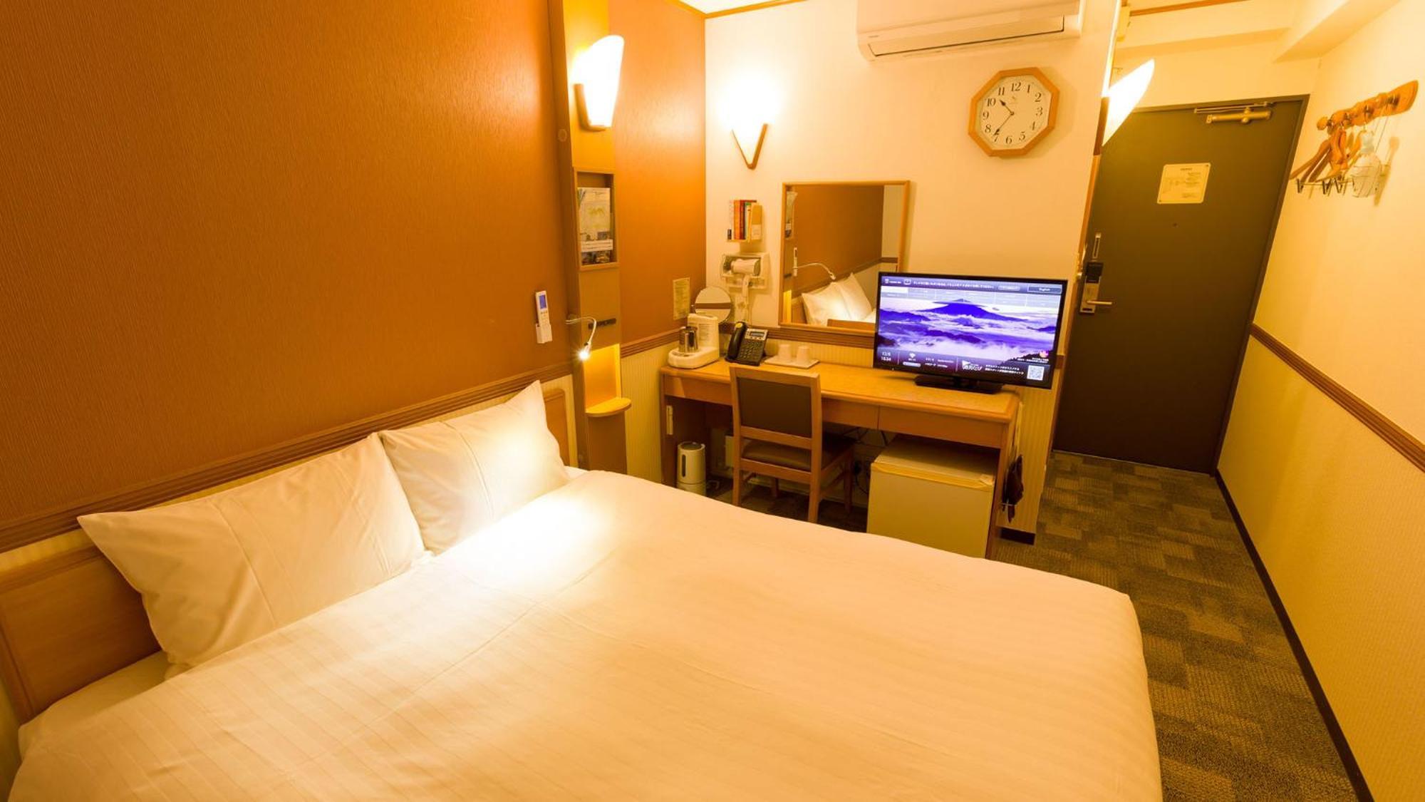 Toyoko Inn Toyohashi Eki Higashi Guchi Habitación foto